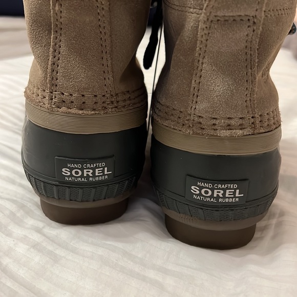 Sorel big Kids size 5 waterproof boots. - Picture 2 of 8